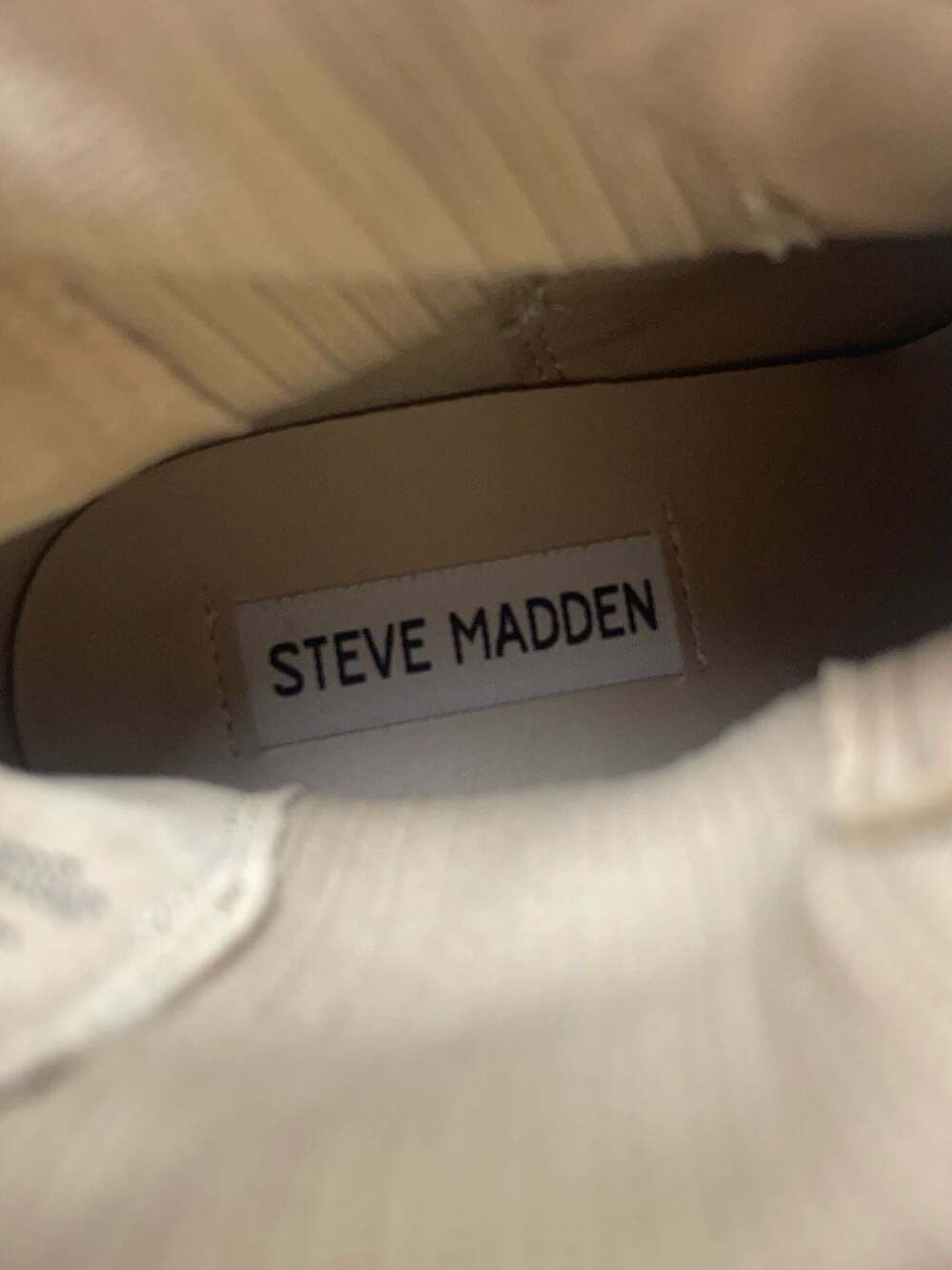 Size 7.5 Steve Madden Tan Suede Lug Sole Chelsea Ankle Boots - Picture 12 of 12